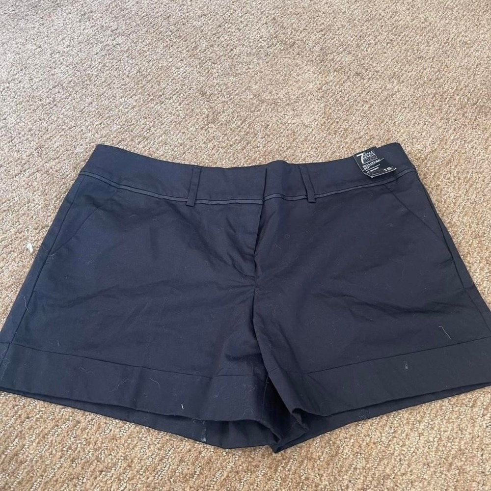 Woman's‎ 7 avenue black shorts